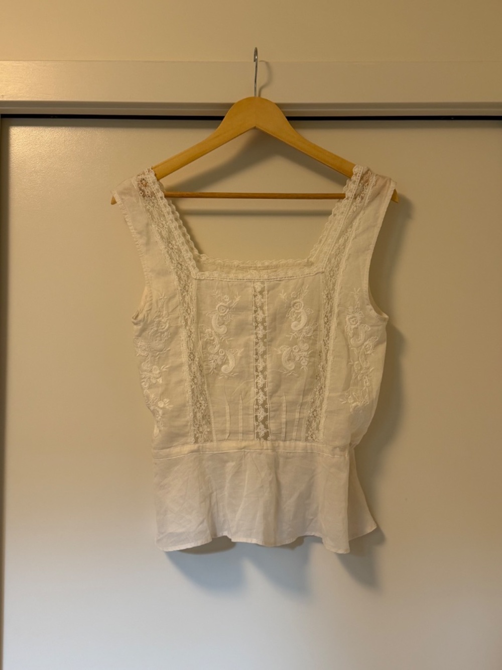 Zara Embroidered Top - Picture 3 of 4